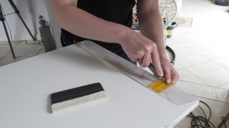 Recouvrement mobilier écologique pour relooking cuisine